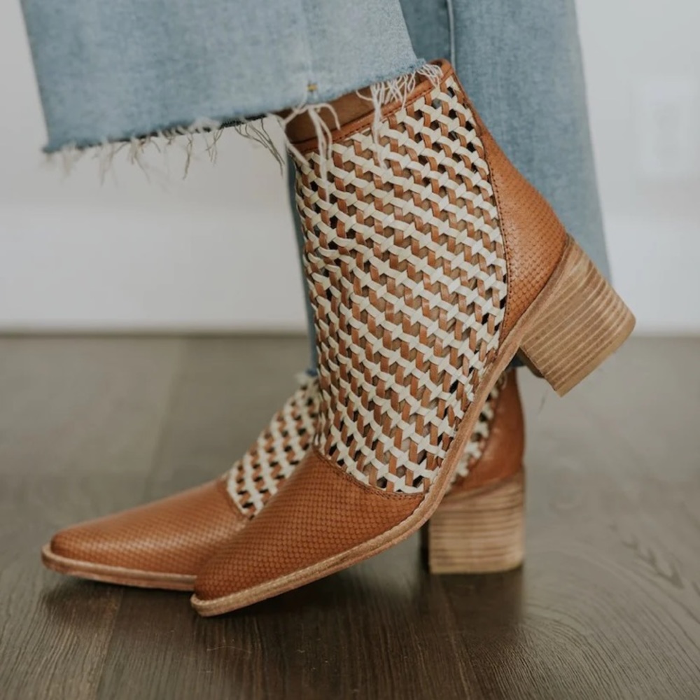 Roolee Opening Night Woven Ankle Boot Size 9 EUC